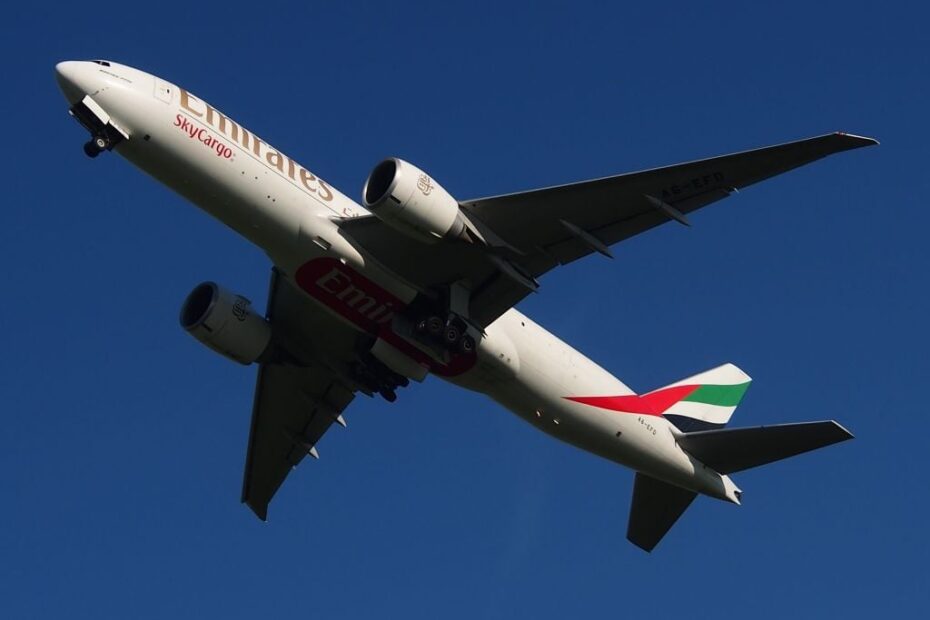How to Track Emirates Flight